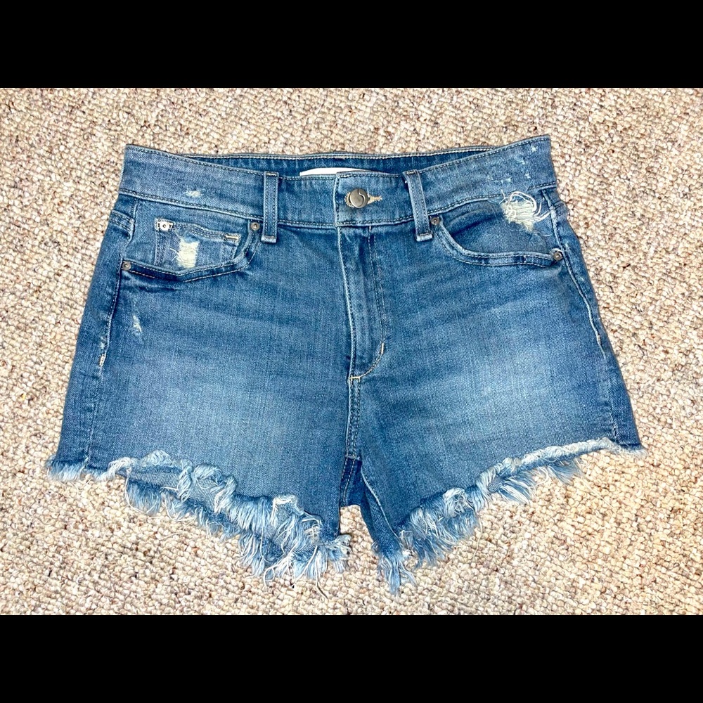 The Ozzie cutoff shorts